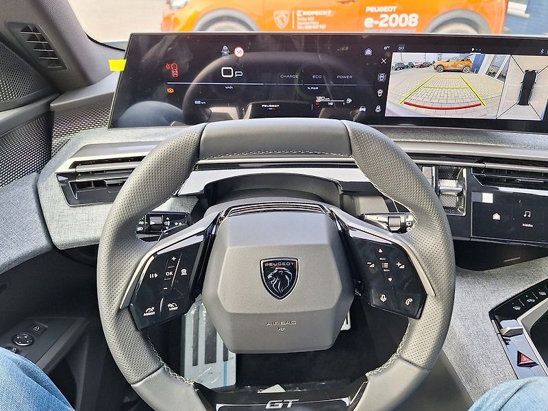 Peugeot 5008 (2026) GT Hybrid 145 e-DCS6 - fotka 20 z 21