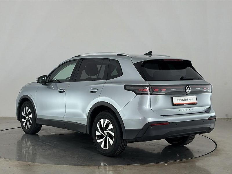 Volkswagen Tiguan People DSG - fotka 15 z 31