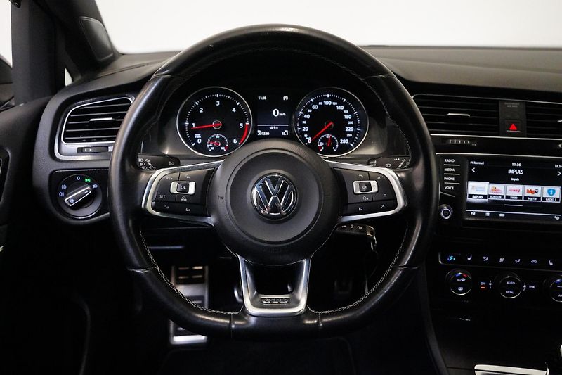 Volkswagen Golf - fotka 17 z 26