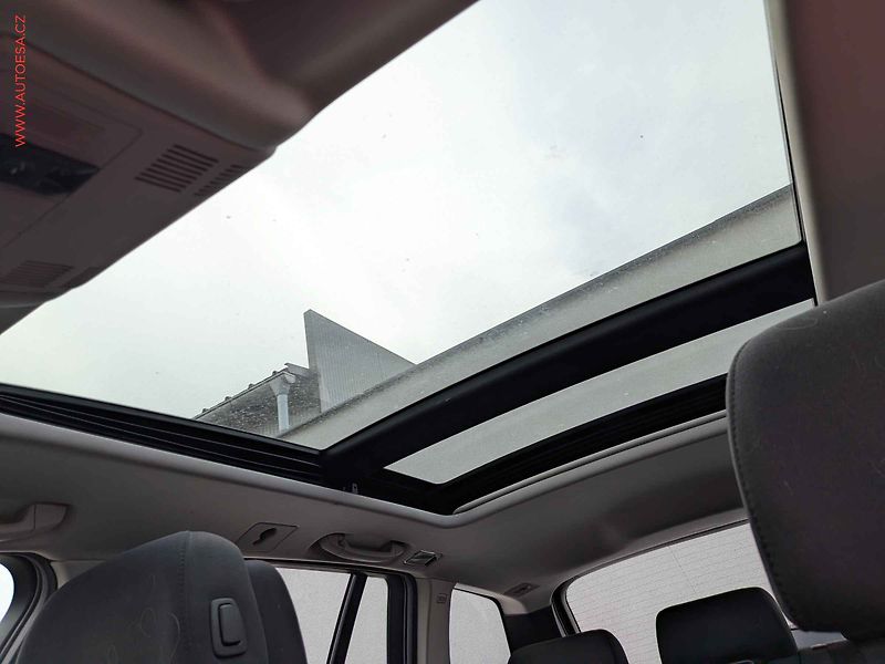 BMW X3 (2008) 2.0 i xD, AC, TZ, panor - fotka 20 z 23