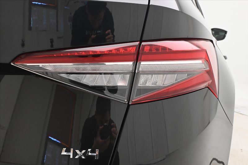 Škoda Kodiaq 2,0 TDI 147 kW DSG 4x4 TAŽNÉ Z - fotka 32 z 33