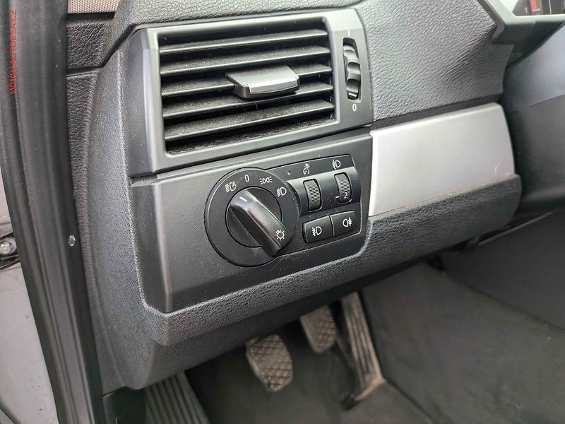 BMW X3 (2008) 2.0 i xD, AC, TZ, panor - fotka 13 z 23