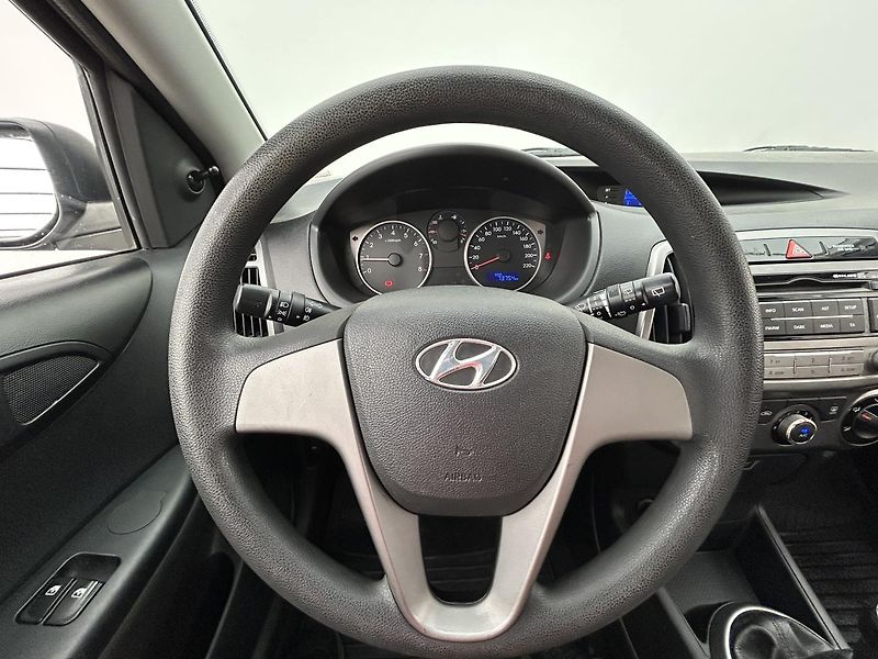 Hyundai i20 1.2 i Family - fotka 13 z 20