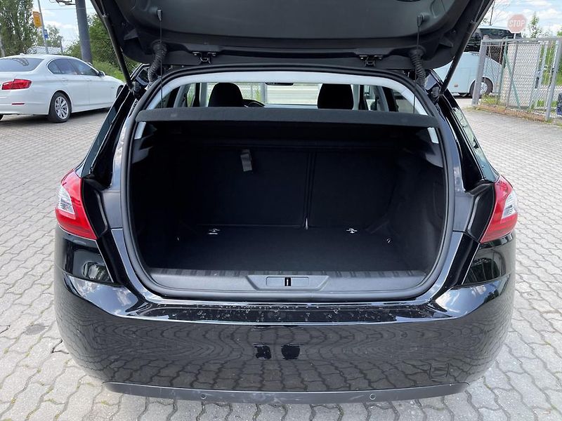 Peugeot 308 1.5 HDI 75 kW navigace - fotka 9 z 14
