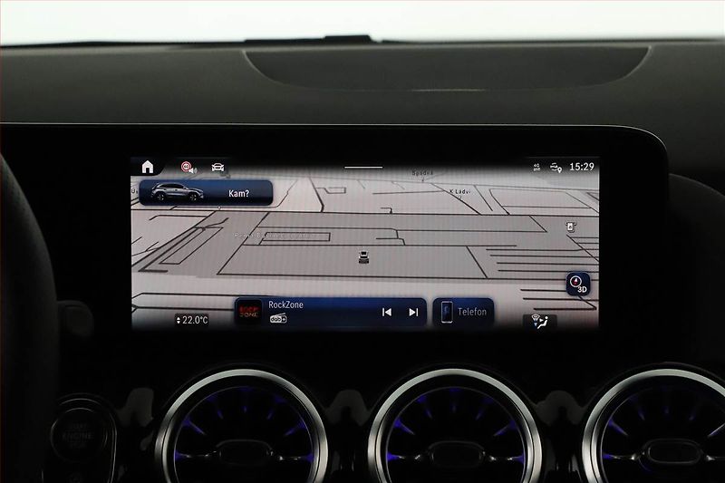 Mercedes-Benz GLA (2025) 200 d 4MATIC, AMG Line - fotka 14 z 19