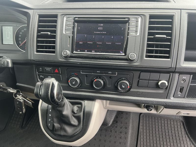 Volkswagen Transporter (2019) 2.0TDI 110kW DSG 1.MAJITEL ČR - fotka 10 z 19