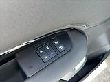 Land Rover Discovery 3,0 S 183kW AWD D250 7míst - náhled 29