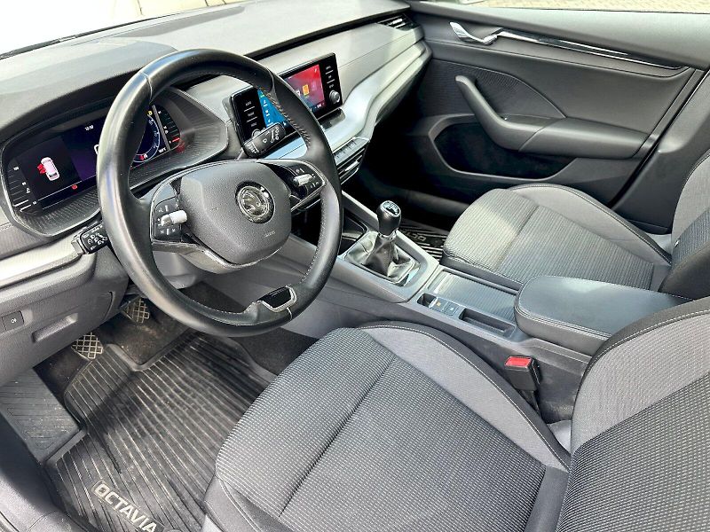 Škoda Octavia (2023) 2.0 TDI 85kW Ambition Combi - fotka 6 z 21