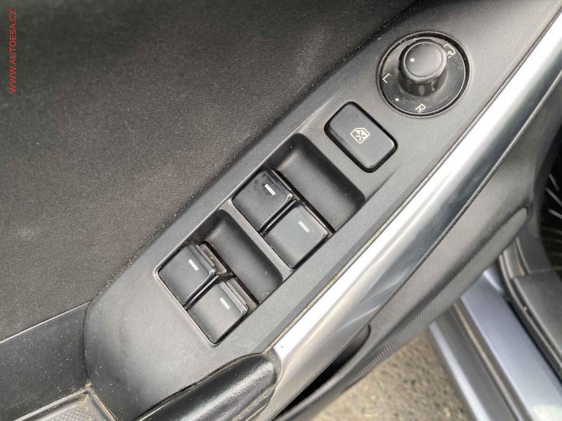 Mazda 6 (2013) 2.0 i, AT, bixen, TZ, +kola - fotka 14 z 19