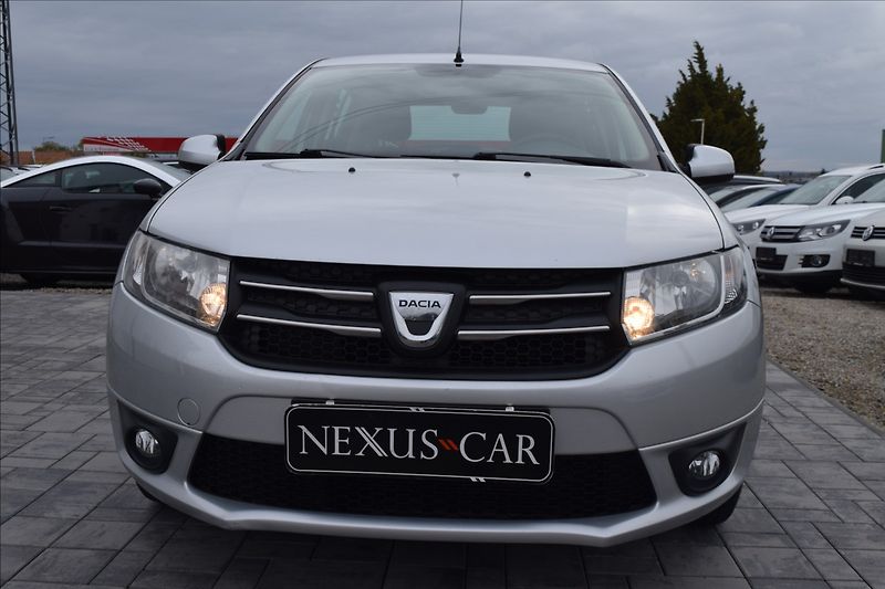 Dacia Sandero 1,2 i 55KW PO SERVISE - fotka 2 z 39