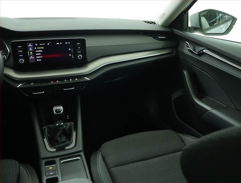 Škoda Octavia (2023) Ambition 2.0 TDI, ČR,1.maj - fotka 8 z 15