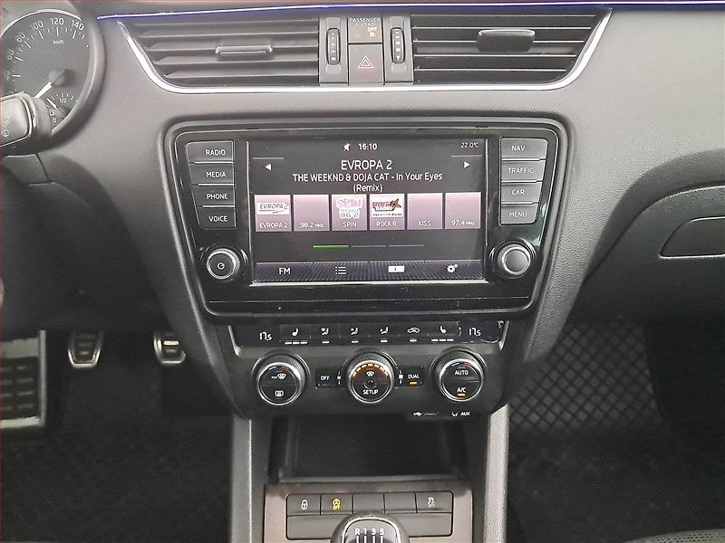 Škoda Octavia (2014) 2.0 TDI, 4X4, Navi, Xenony - fotka 12 z 20