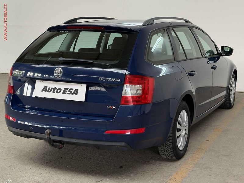 Škoda Octavia (2014) 1.6TDi 4x4, AC, výhřev sed - fotka 4 z 17