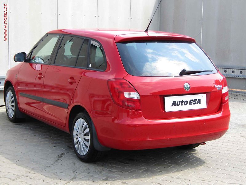 Škoda Fabia (2010) 1.2 i, AC, park.čidla - fotka 6 z 15