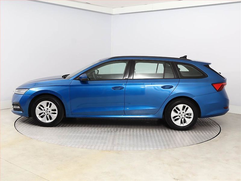 Škoda Octavia (2021) Ambition 1.0 TSI, ČR,1.maj - fotka 3 z 13