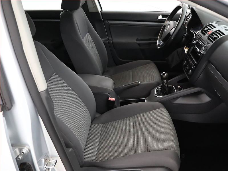 Volkswagen Golf (2009) 1.9 TDI, Serv.kniha, nová STK - fotka 7 z 13