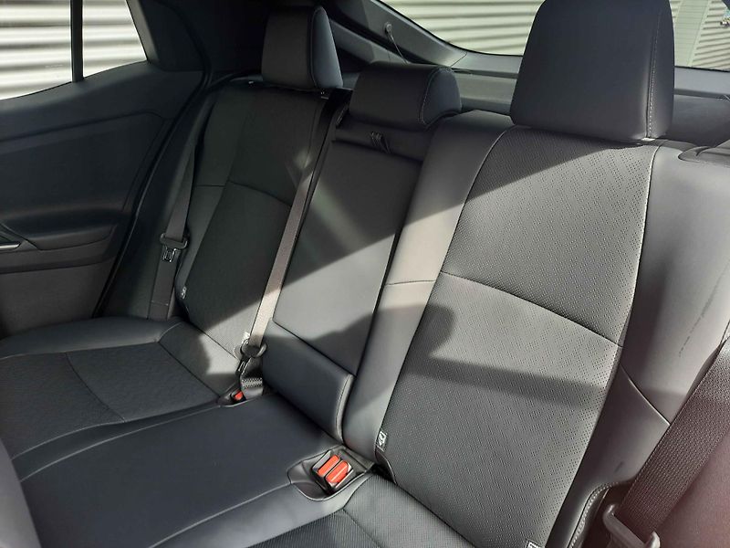 Subaru Uncharted (2026) Executive 77 kWh AWD 252 kW - fotka 31 z 55
