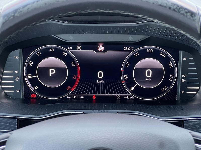 Škoda Superb 1.5TSI DSG Style 1.Maj DPH TZ - fotka 12 z 26