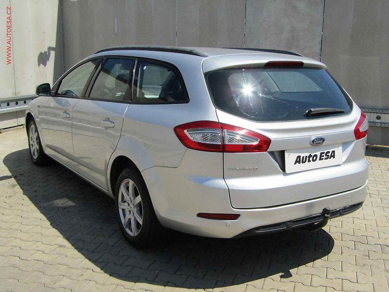 Ford Mondeo (2012) 2.0TDCi, AC, TZ, park.asist - fotka 6 z 21