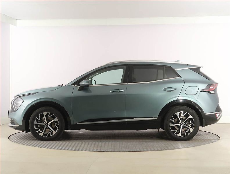 Kia Sportage (2023) 1.6 T-GDI MHEV - fotka 3 z 28