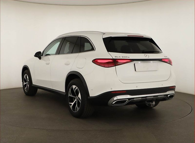 Mercedes-Benz GLC (2024) 300 e 4MATIC - fotka 4 z 22