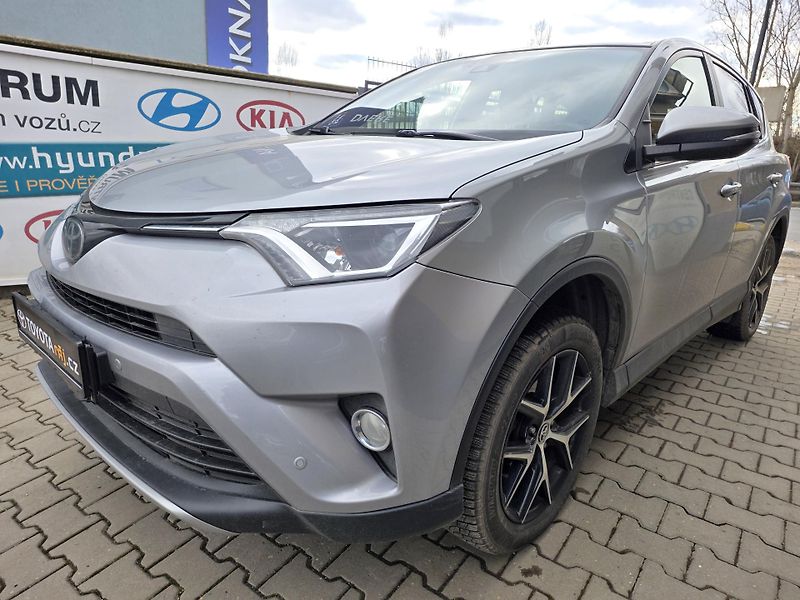 Toyota RAV4 2.0-1.MAJITEL-TAŽNÉ-KAMERA - fotka 6 z 12