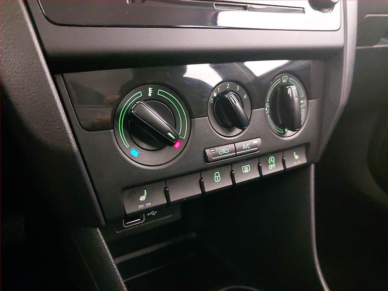 Škoda Rapid (2018) Spaceback 1.0 TSI - fotka 13 z 18