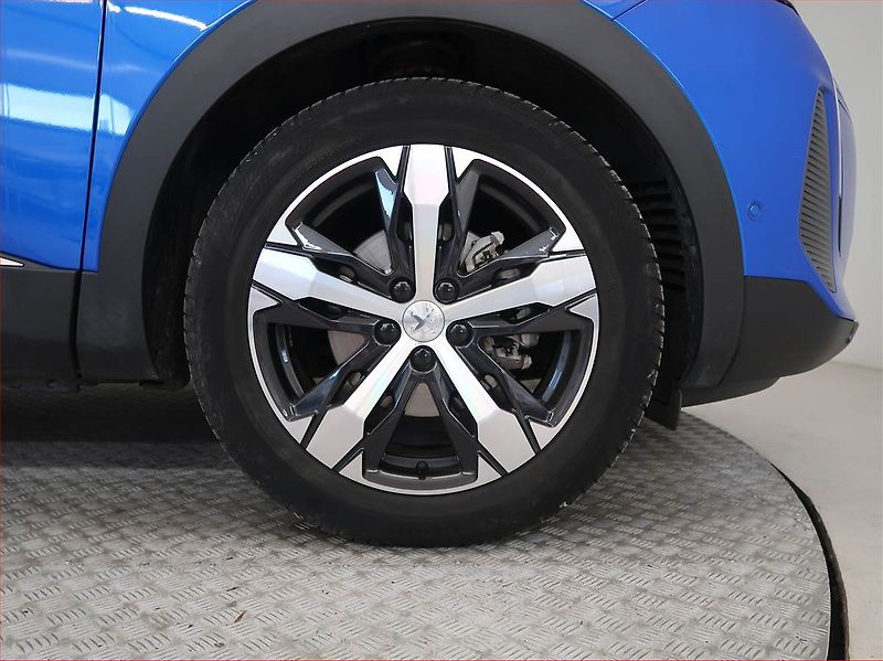 Peugeot 3008 (2022) GT 1.2 PureTech - fotka 15 z 18