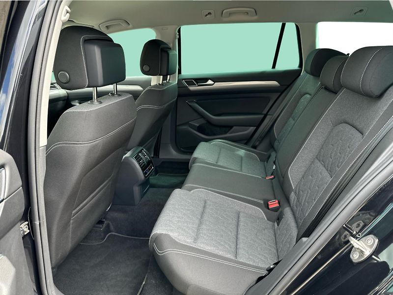 Volkswagen Passat 2.0TDI 110kW DSG BUSINESS PREM - fotka 12 z 19