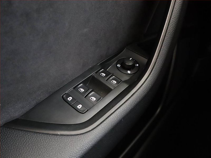 Škoda Superb (2018) Sportline 2.0 TSI - fotka 17 z 22
