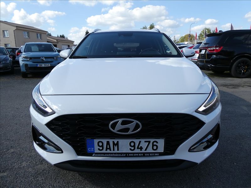 Hyundai i30 1,0 T-GDi 88kW Smart,ČR,naviga - fotka 2 z 43