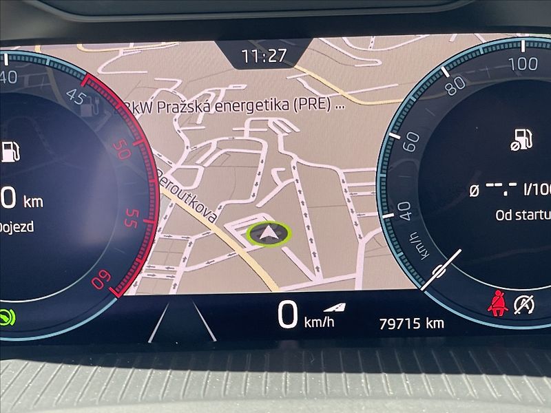 Škoda Octavia 2,0 TDI DSG Style Plus LED+PDC - fotka 10 z 23