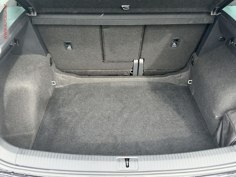 Volkswagen Tiguan (2021) 2.0 TDi 4x4, DSG, LED, kamera - fotka 7 z 21