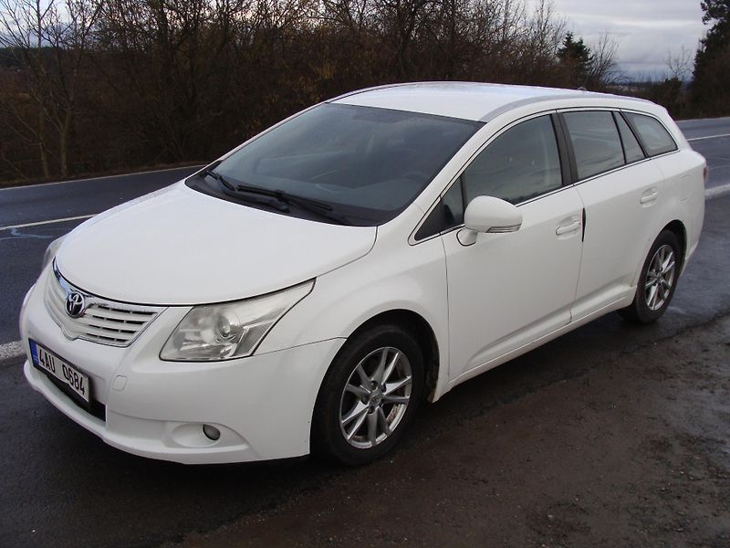 Toyota Avensis 2.0 D-4D, 93 kW,klima,p.kamera - fotka 1 z 30