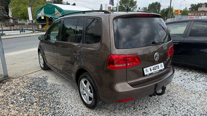 Volkswagen Touran (2012) 1.4TSi 103kW *DSG*Navi*Tažné* - fotka 6 z 23