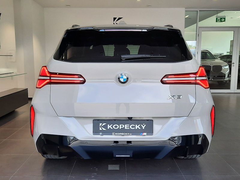 BMW X3 (2025) xDrive 20d M Sport - fotka 7 z 16