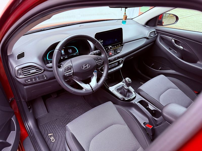 Hyundai i30 1.5 DPi CVVT Comfort, ČR - fotka 15 z 29