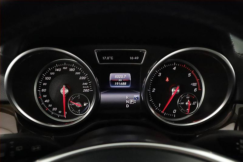 Mercedes-Benz GLS (2018) 350 d 4MATIC - fotka 8 z 22
