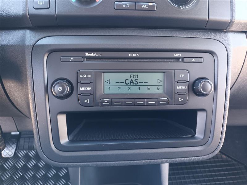 Škoda Fabia 1,4 16V,63KW,KLIMA,PO SERVISU - fotka 31 z 31