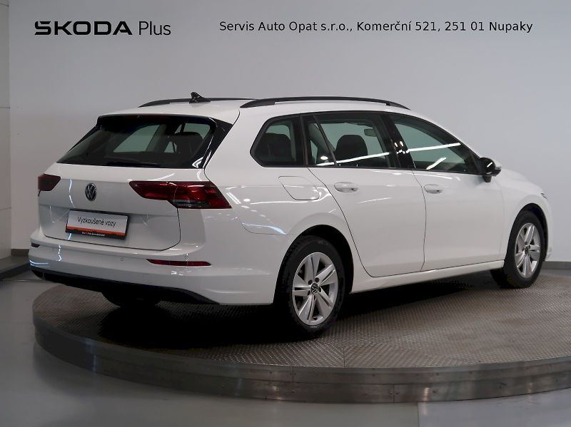 Volkswagen Golf (2022) LIFE VARIANT 1,5TSI 96KW LED A - fotka 2 z 37
