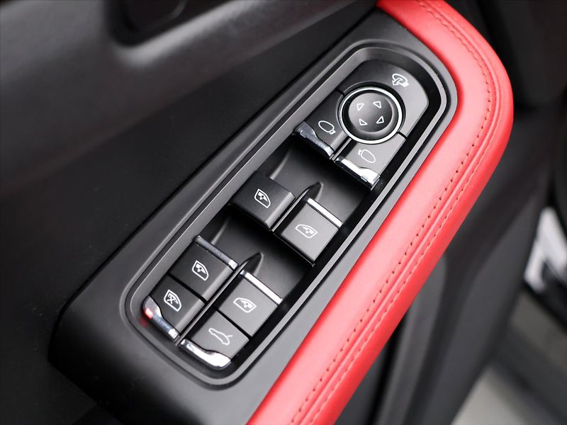 Porsche Macan 3.0 S V6 190kW AUT - fotka 17 z 51