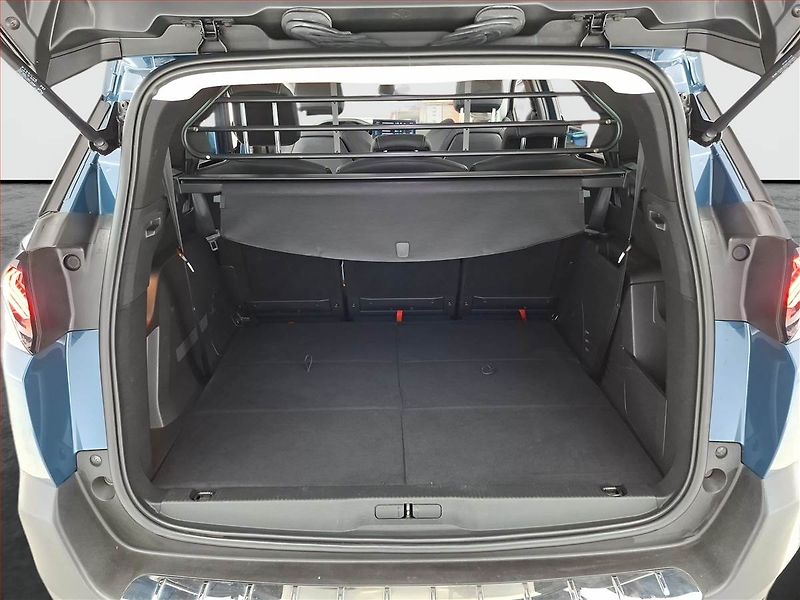 Peugeot 5008 (2021) PureTech 130 - fotka 14 z 17