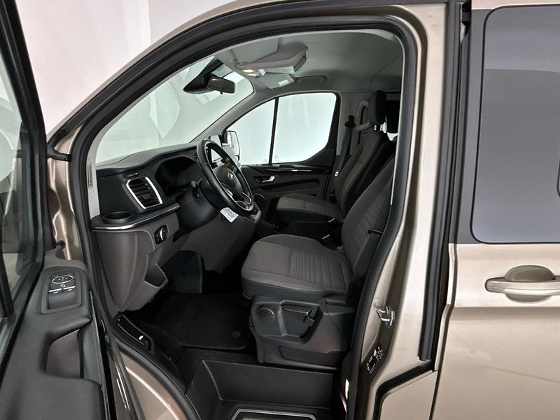 Ford Tourneo Custom TitaniumL2 - fotka 7 z 27