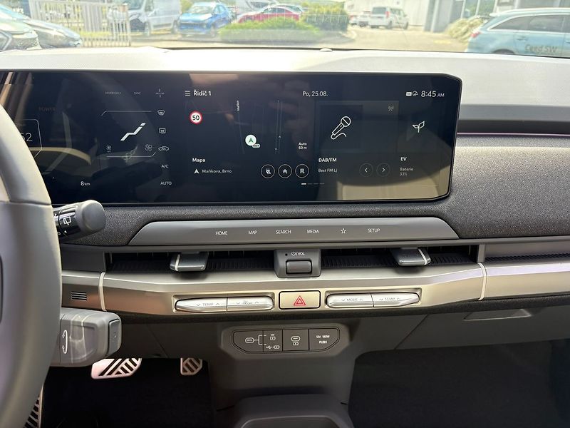 Kia EV3 (2026) 4x2 GT-LINE 150 KW + 81,4 KWH - fotka 10 z 13