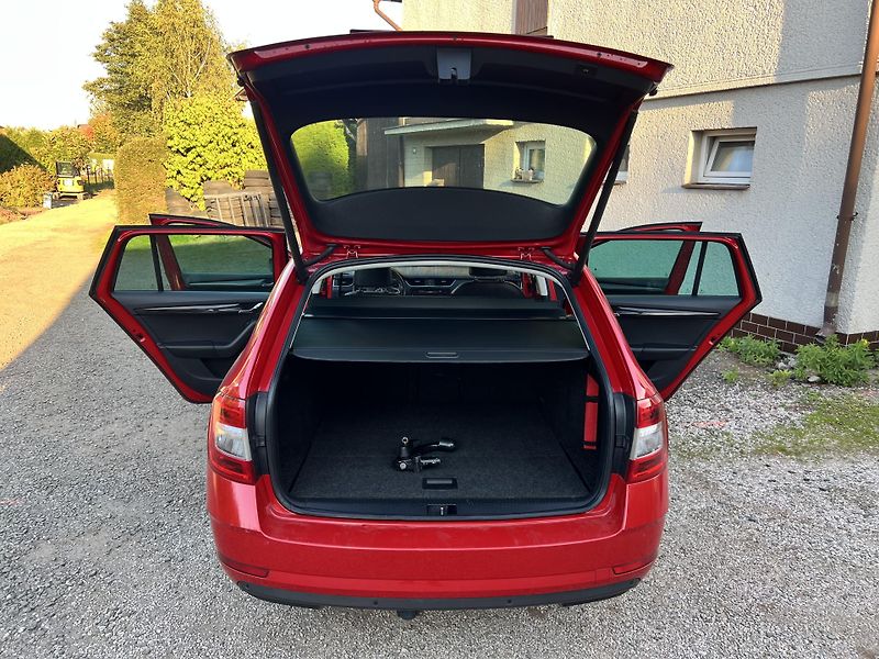 Škoda Octavia 2.0TDI 110KW,DSG,NAVI,TZ,KůŽE - fotka 28 z 45