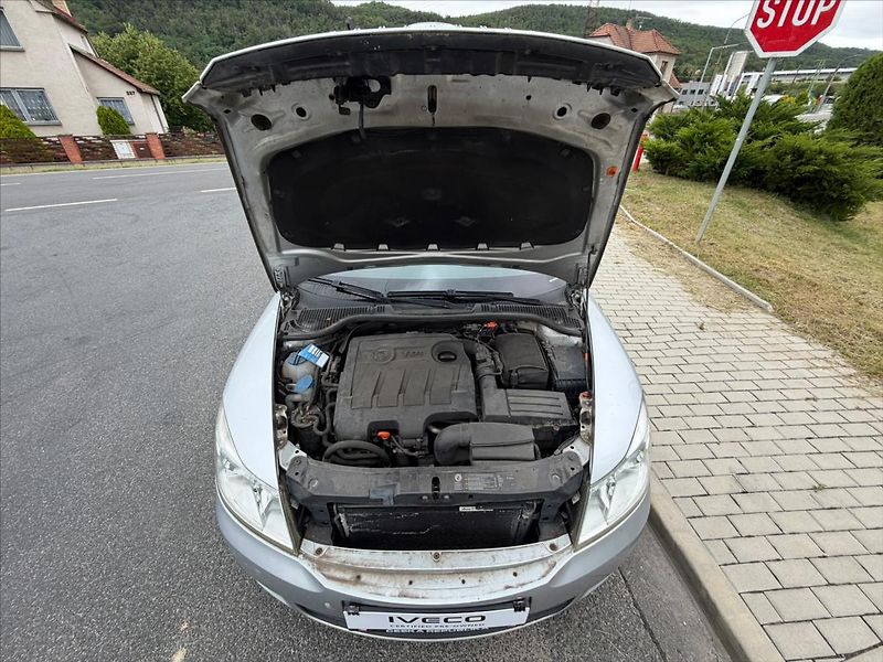 Škoda Octavia 1,6  1,6 DISEL - fotka 11 z 32