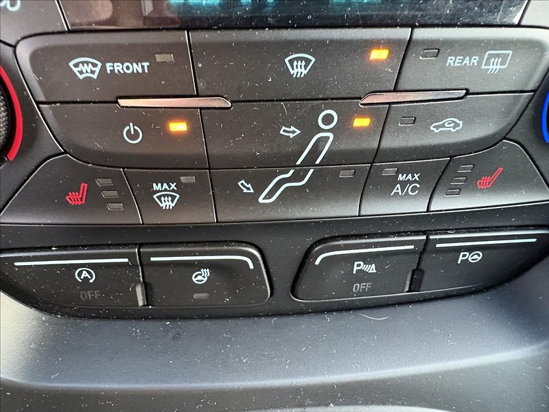 Ford C-MAX 1,5 TDCi 88kW Xenon,Výhřev,Nav - fotka 11 z 36