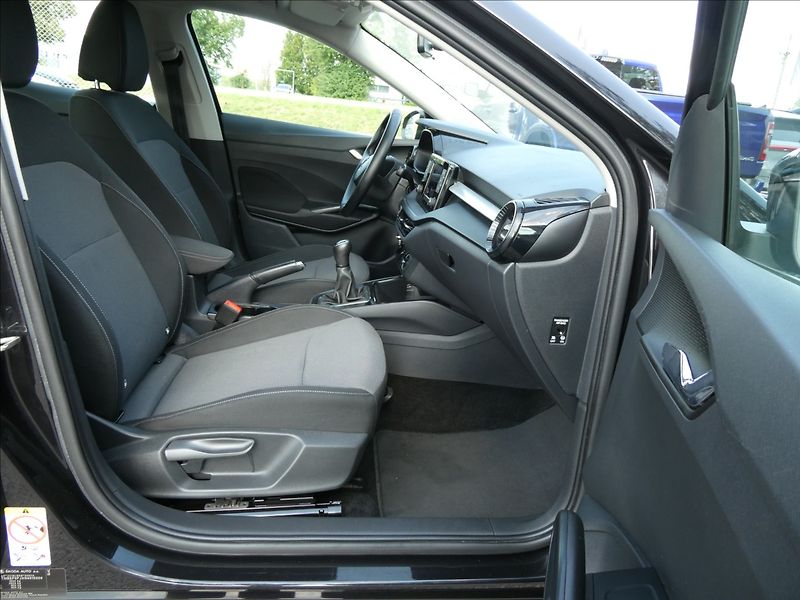 Škoda Fabia 1,0 TSi 70kW závěs,tempomat - fotka 25 z 38