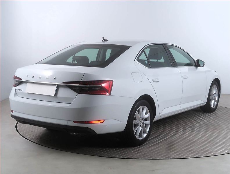 Škoda Superb (2023) Style 2.0 TDI - fotka 5 z 17