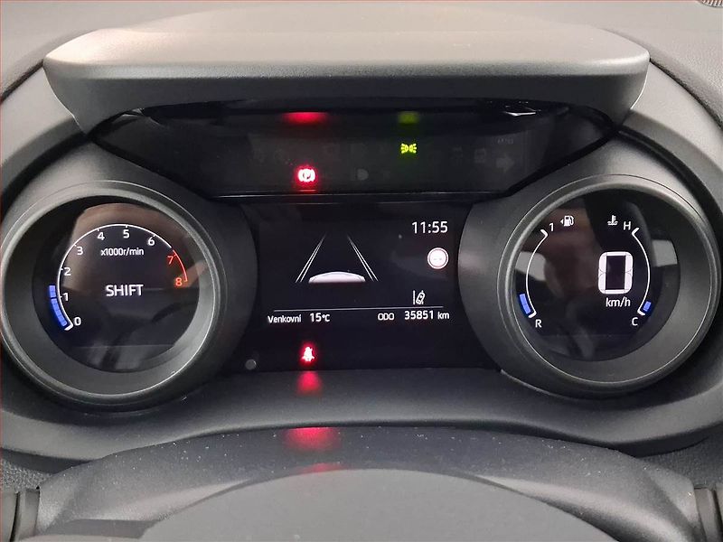 Toyota Yaris (2023) 1.5 VVT-i, ČR,1.maj - fotka 11 z 18